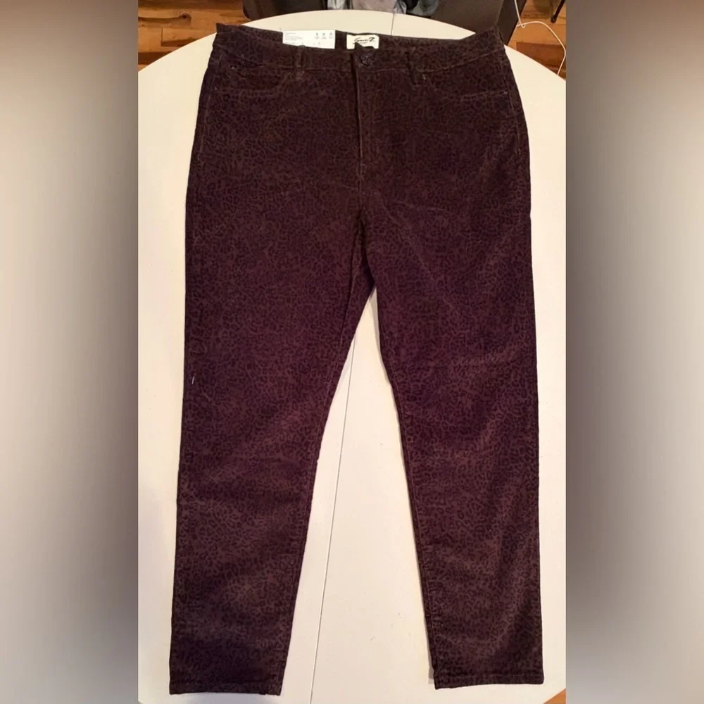 Seven7 | ladies leopard high rise skinny corduroy pants. Size: 18
